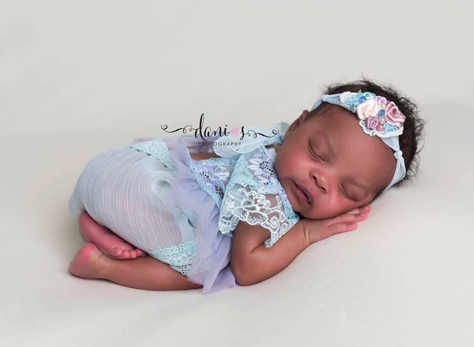 Newbornドレス☆お花が咲いたようなレースの上下セット ラベンダー