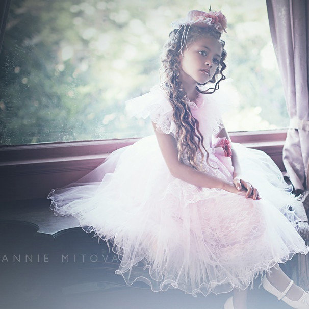 〜アナベル〜 オーストリッチフェザードレス「『Annabelle』 Girls Ostrich Feather Dress」1歳から12歳