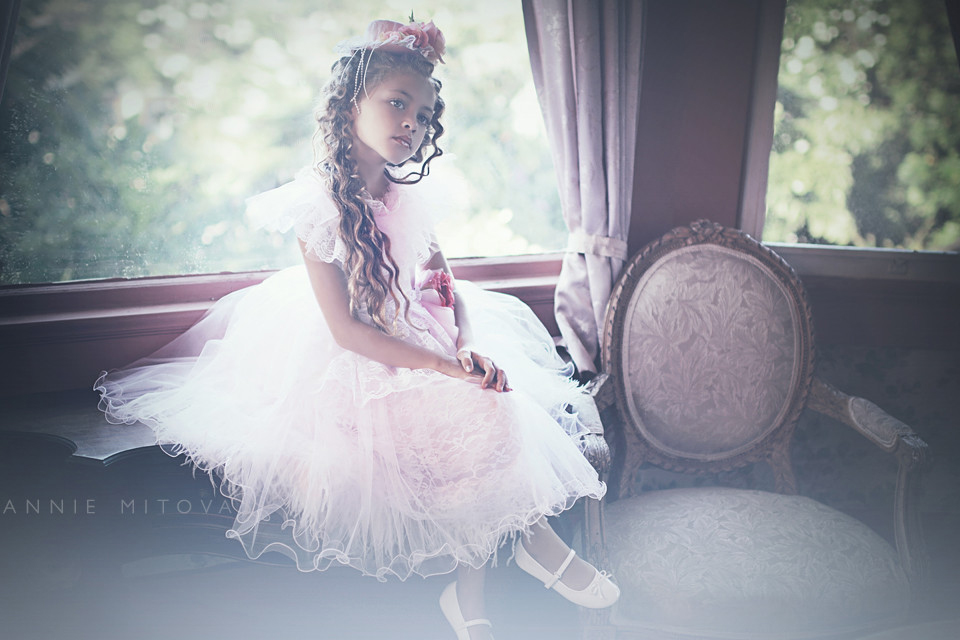 〜アナベル〜 オーストリッチフェザードレス「『Annabelle』 Girls Ostrich Feather Dress」1歳から12歳