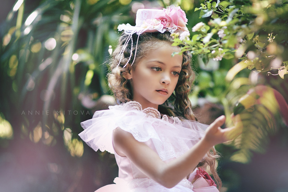 〜アナベル〜 オーストリッチフェザードレス「『Annabelle』 Girls Ostrich Feather Dress」1歳から12歳