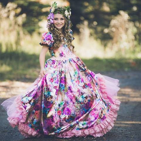 後姿華やかな花のドレス「Back Bustle Floral Couture Girls Dress」 2歳から12歳