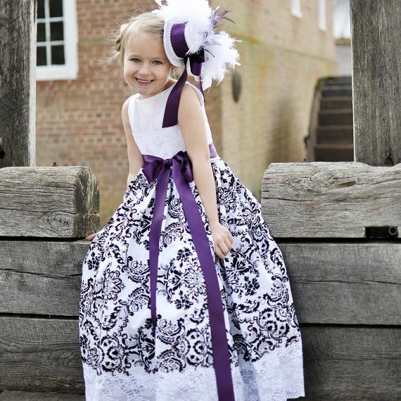 レースタッチのダマスクドレス「Damask Girls Dress with a Touch of Lace」2歳から12歳