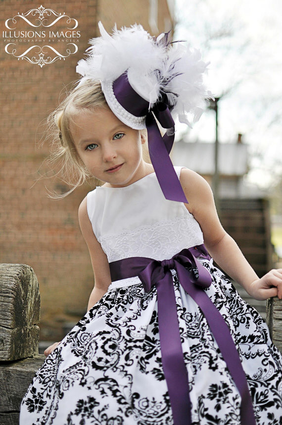 レースタッチのダマスクドレス「Damask Girls Dress with a Touch of Lace」2歳から12歳