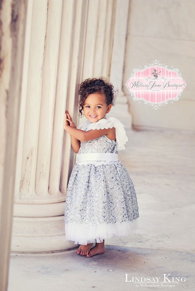ディヴァイン とてもかわいい銀色のドレス「Devine So Pretty Silver Girls Dress」1歳から6歳