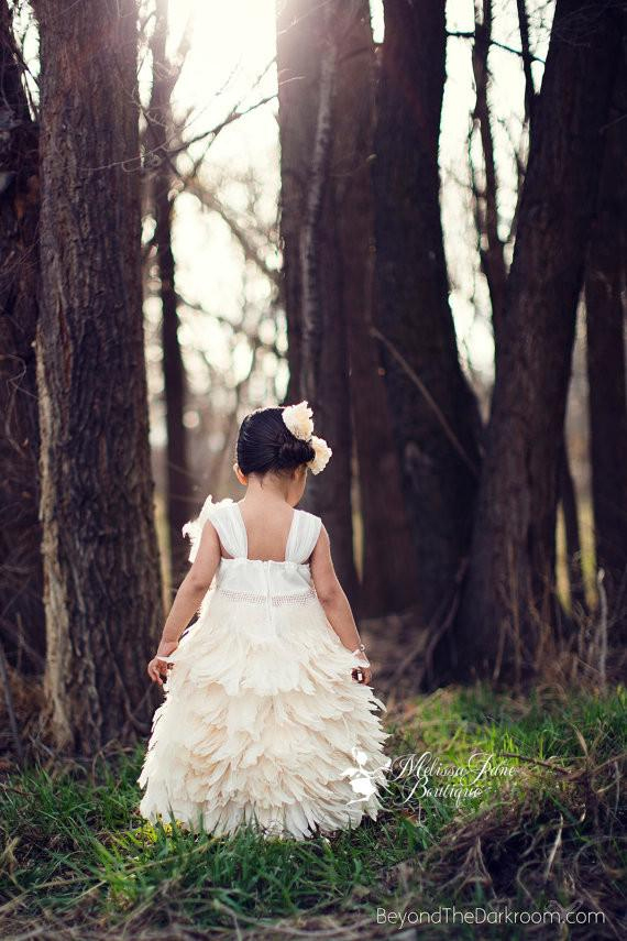 ラグジュアリーフェザードレス「Exquisite Elegant Luxury Girls Feather Dress」1歳から10歳