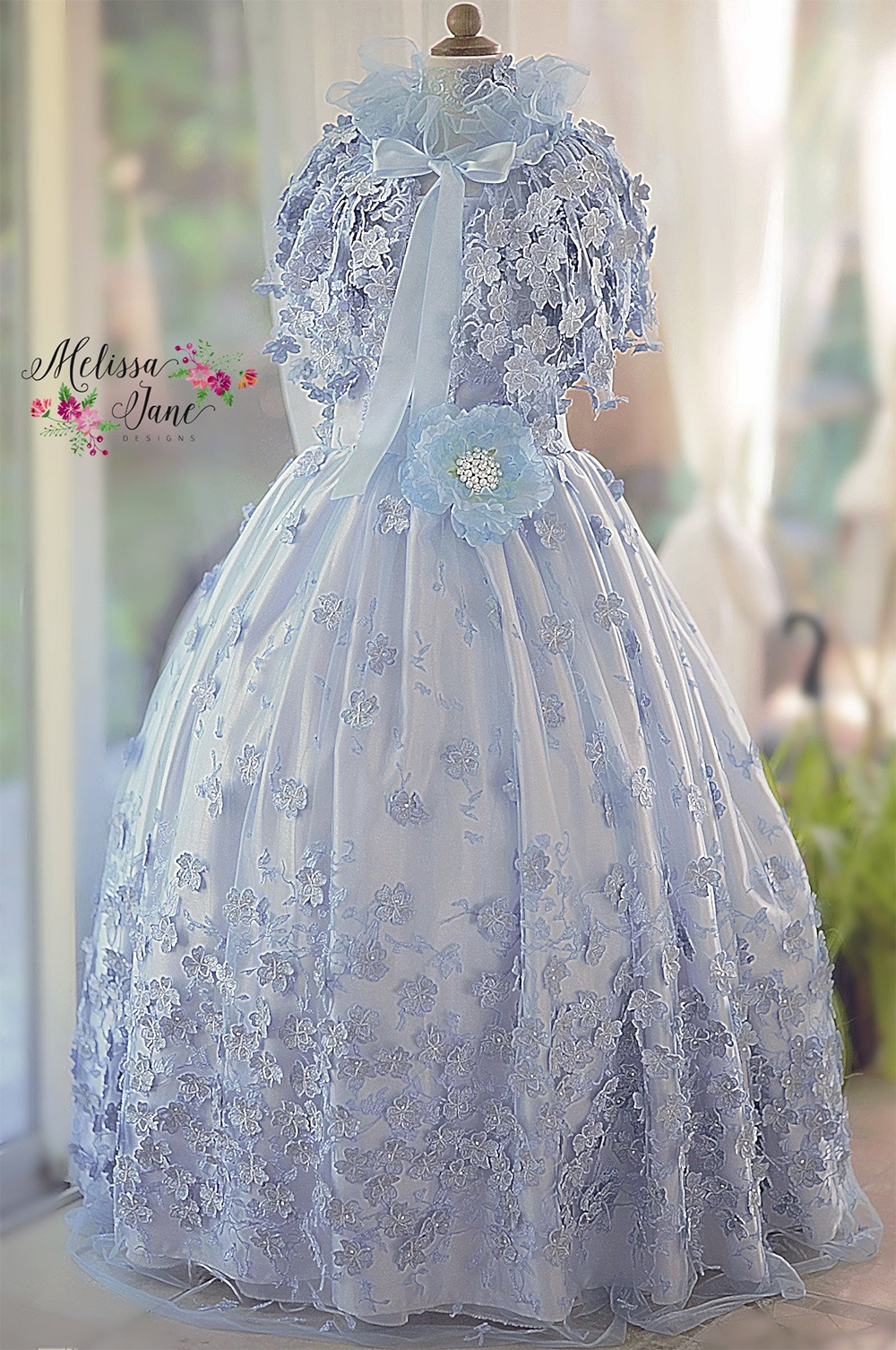 素晴らしい花のドレスとリムーバブルケープ「Exquisite One of a Kind Floral Girls Dress and removable Cape」4歳から14歳