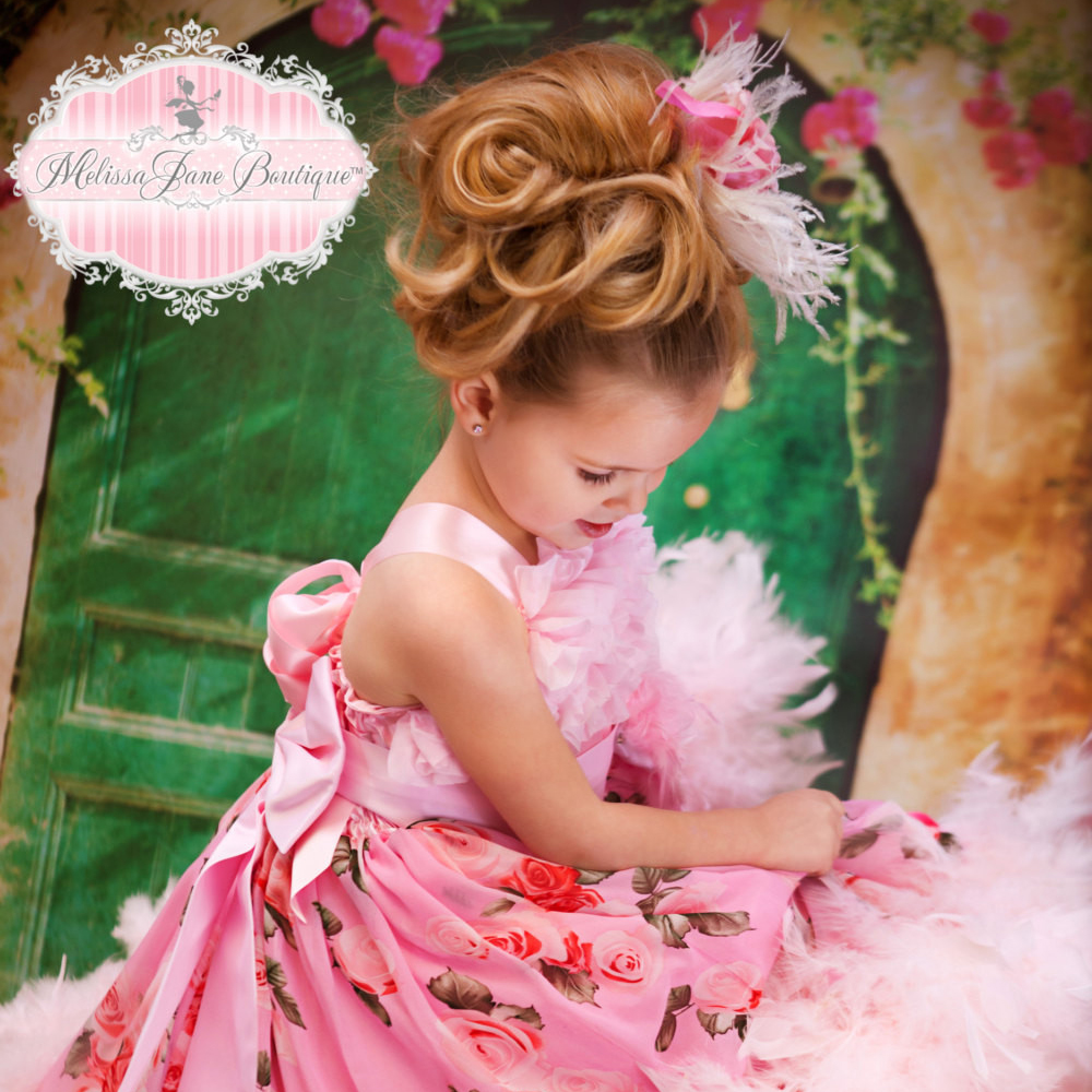 フリルが楽しいフェザードレス「Frilly Fun Girls Feather Dress」1歳から6歳