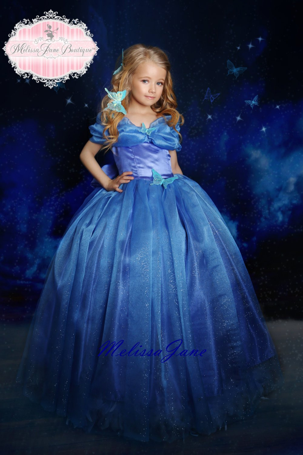 シンデレラ風の青いプリンセスドレス「Inspired Cinderella Blue Movie Princess Dress - with a touch of Feathers」2歳から7歳