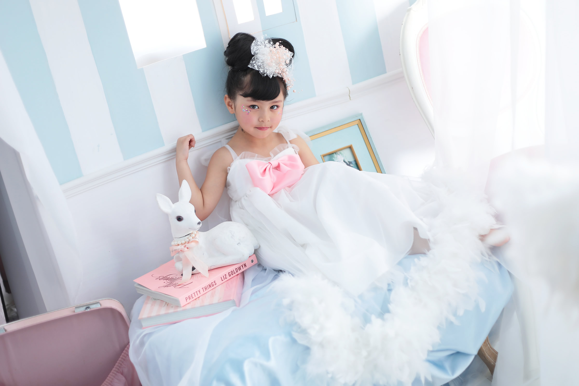 プリンセスフェザーラインのピュアホワイトなガールズドレス「ミシアン」