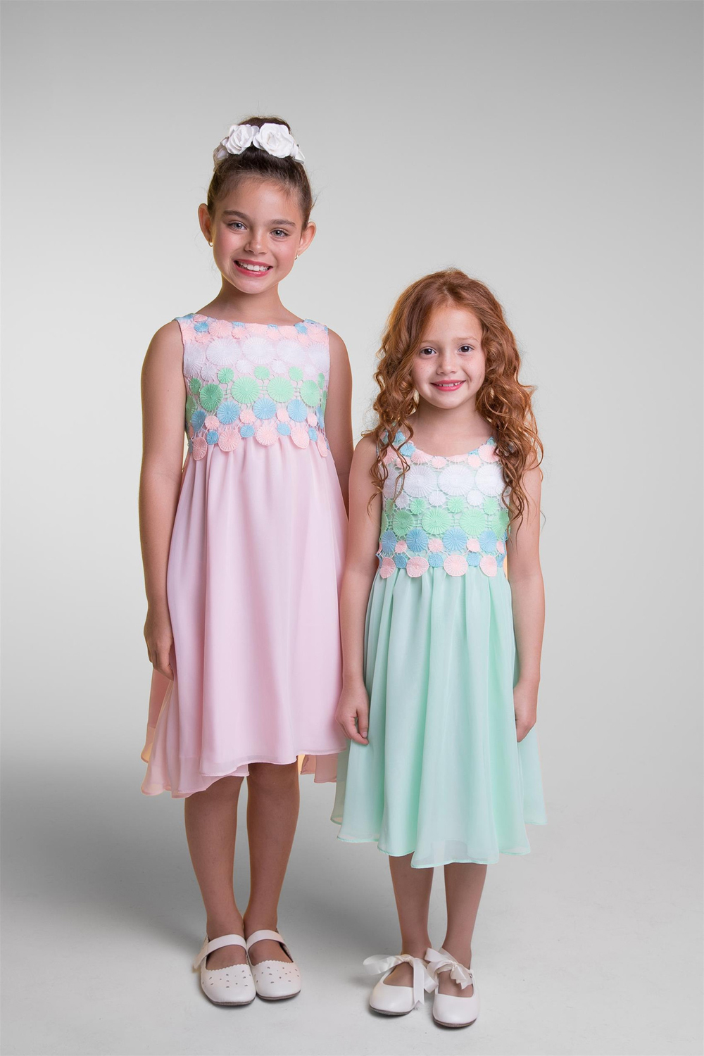 シンプルでかわいい円刺繍のシフォンドレス「Simple Cute Circle Embroidery Chiffon Dress」2歳から12歳