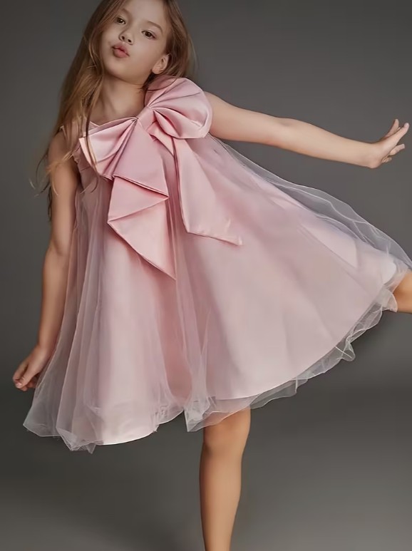 おおきなリボンのサテンパーティードレス