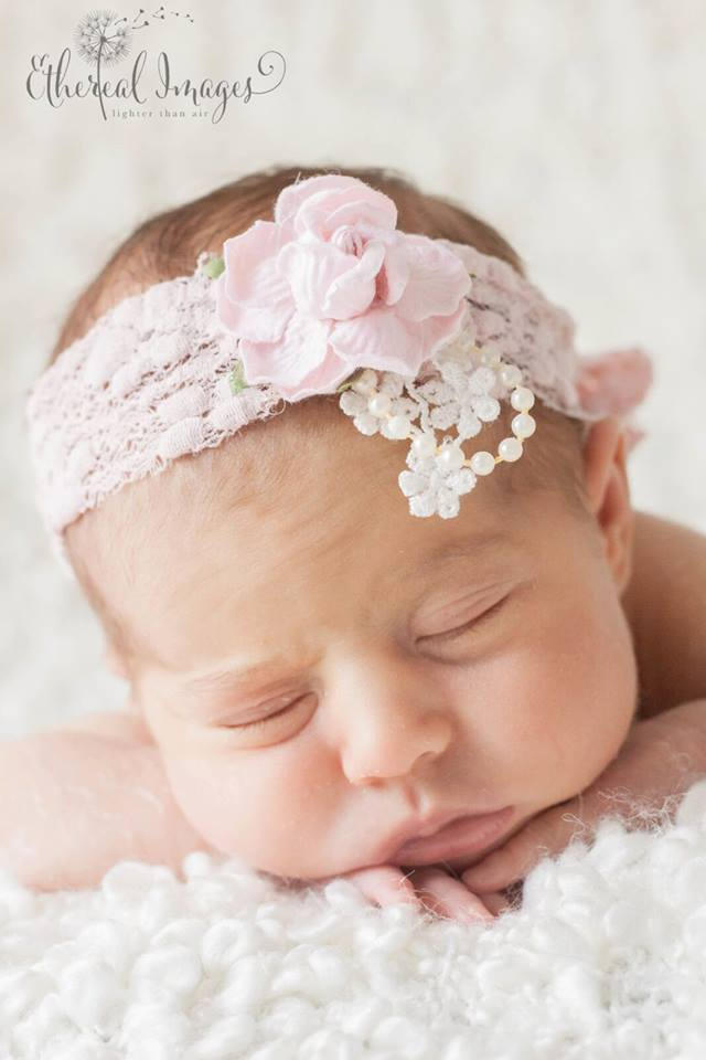 Newbornフォト★ギフトにも!ブラッシュピンクのフリルレースおくるみ・ヘッドバンドのセット