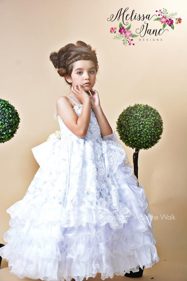 美しく輝くフリルのドレス「Beautiful Glitz Ruffles Flower Girl Dress」1歳から10歳