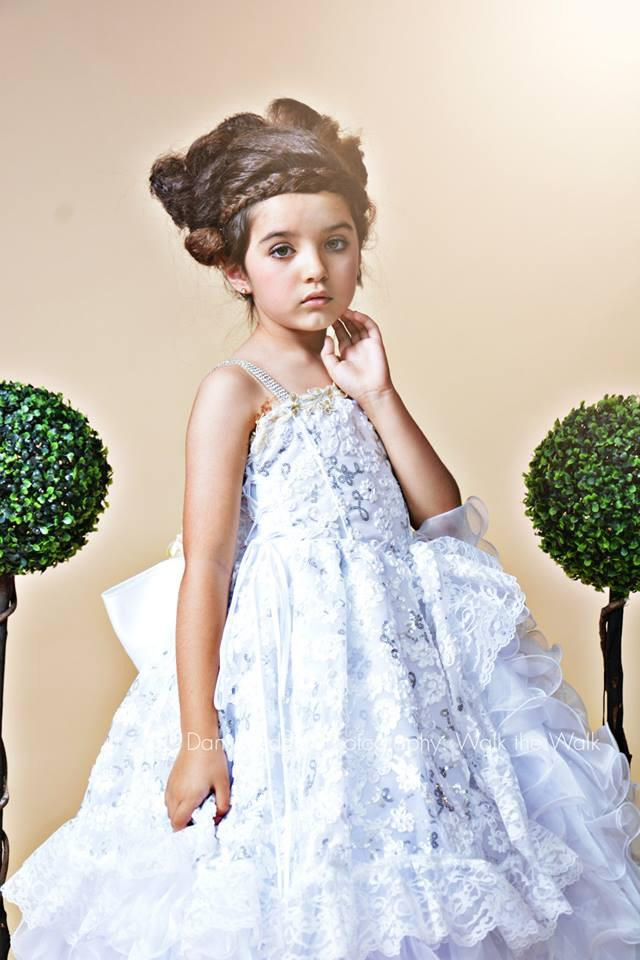 美しく輝くフリルのドレス「Beautiful Glitz Ruffles Flower Girl Dress」1歳から10歳