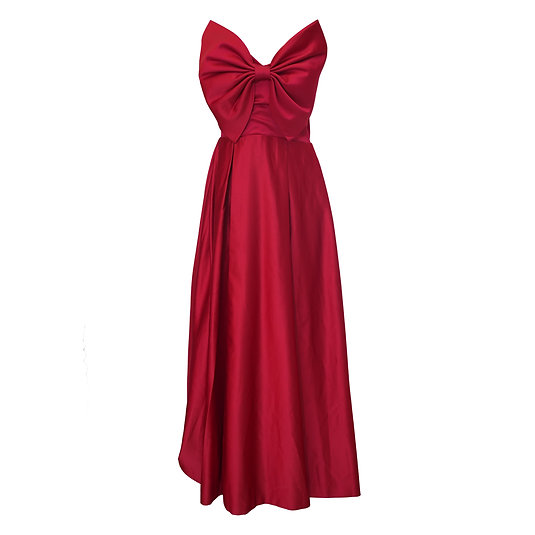 大きなリボンが可愛いレッドサテンドレス