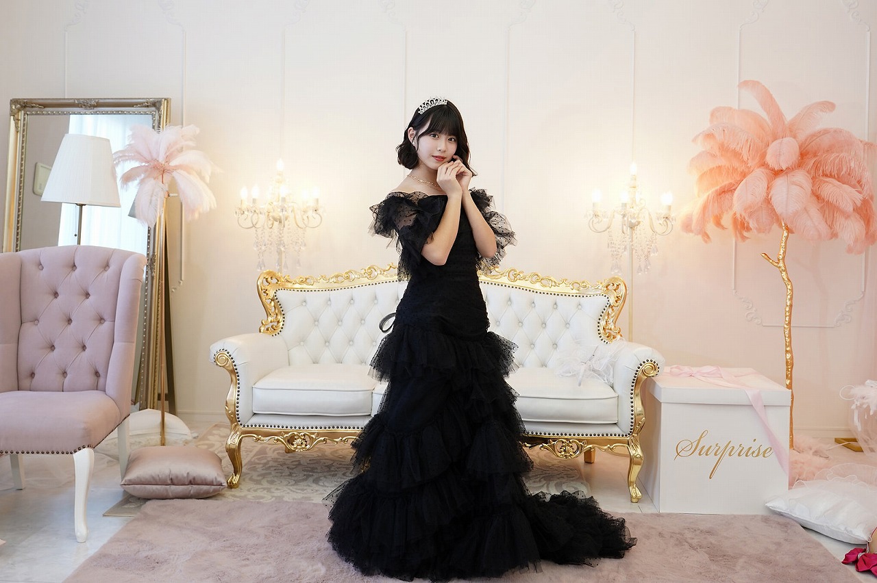 フリルたっぷりブラックロングチュールドレス