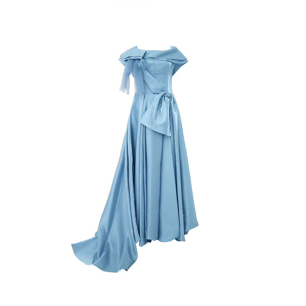 ブルーサテンのアンシンメトリーリボンドレス