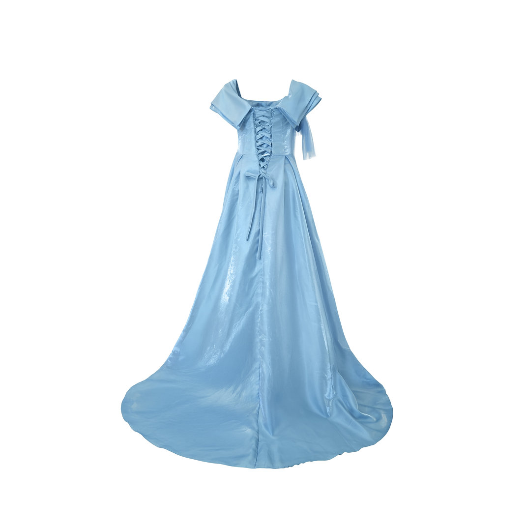 ブルーサテンのアンシンメトリーリボンドレス