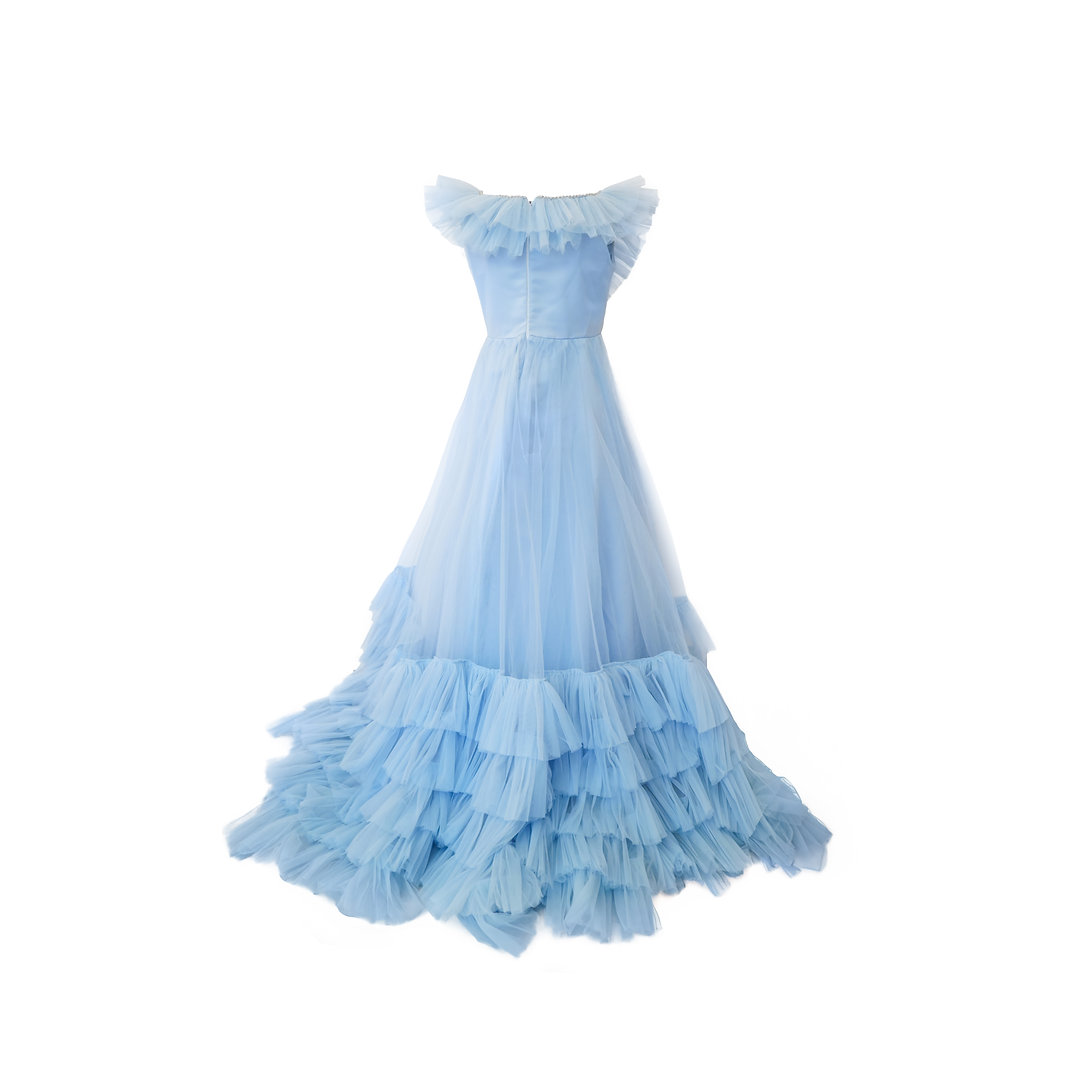 フリルいっぱいの水色ふわふわボリュームチュールドレス