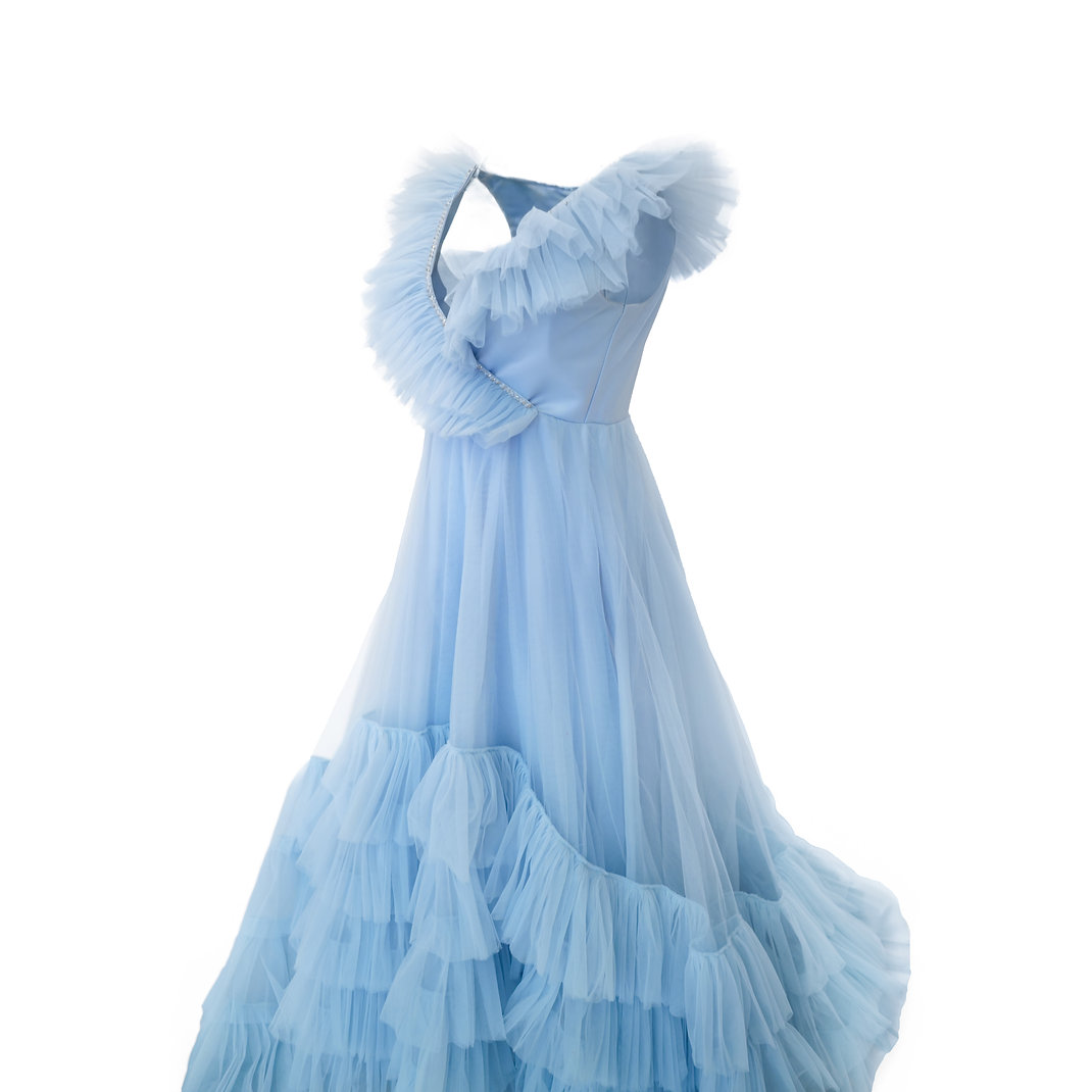 フリルいっぱいの水色ふわふわボリュームチュールドレス